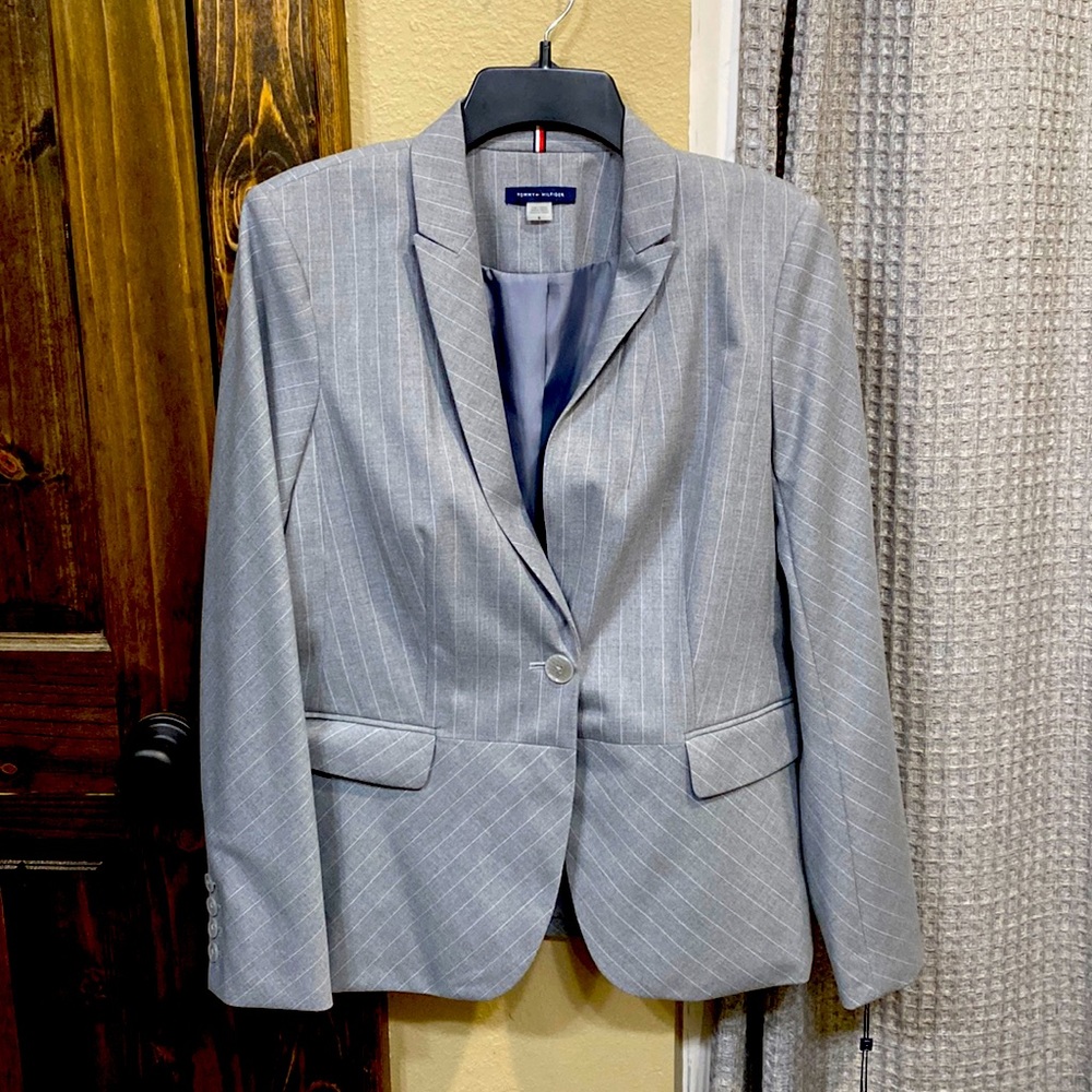 Size 8 Tommy Hilfiger blazer, never worn, TAG ON!
